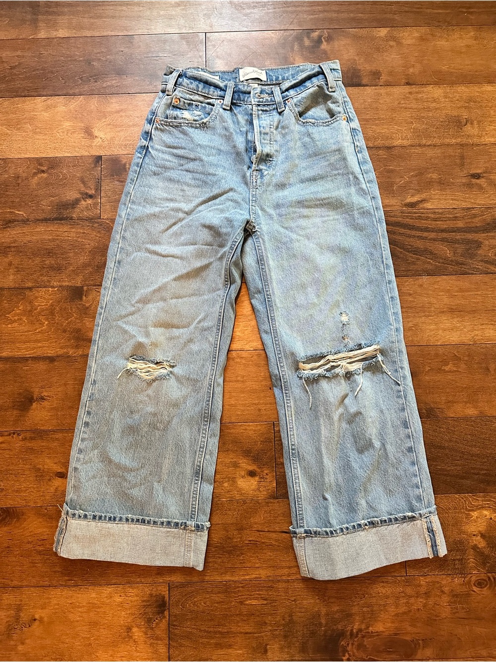 Universal Thread Light Blue Distressed Ankle Crop Jeans